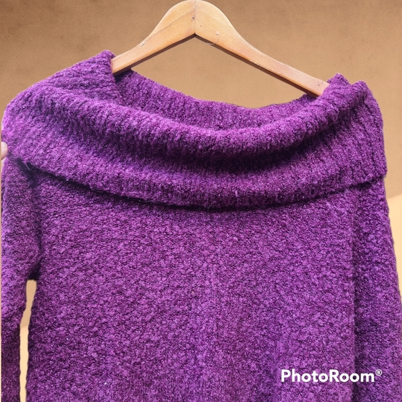 Mudd Magenta Cowl Neck Sweater size Medium - Picture 4 of 5